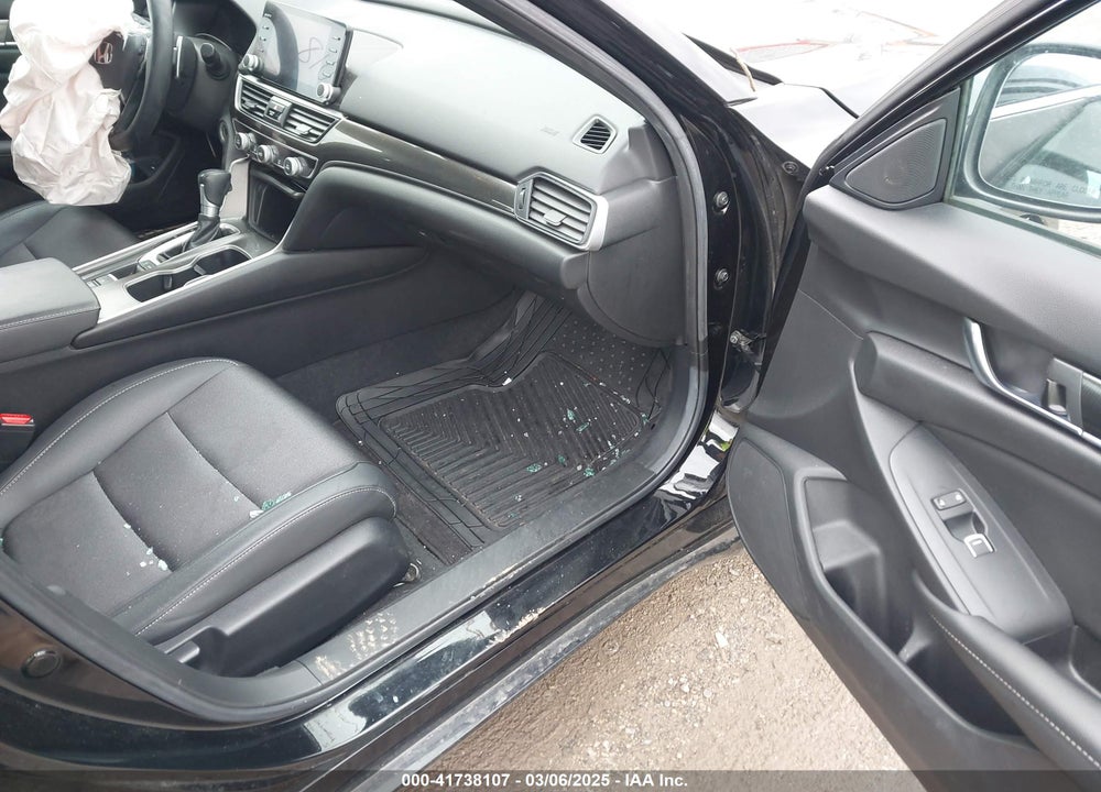 2019 HONDA ACCORD VIN: 1HGCV1F37KA090686