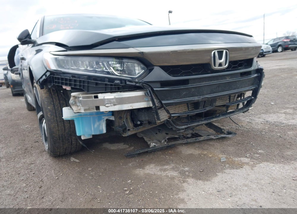 2019 HONDA ACCORD VIN: 1HGCV1F37KA090686