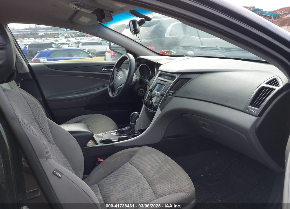 2014 HYUNDAI SONATA VIN: 5NPEB4AC3EH831163