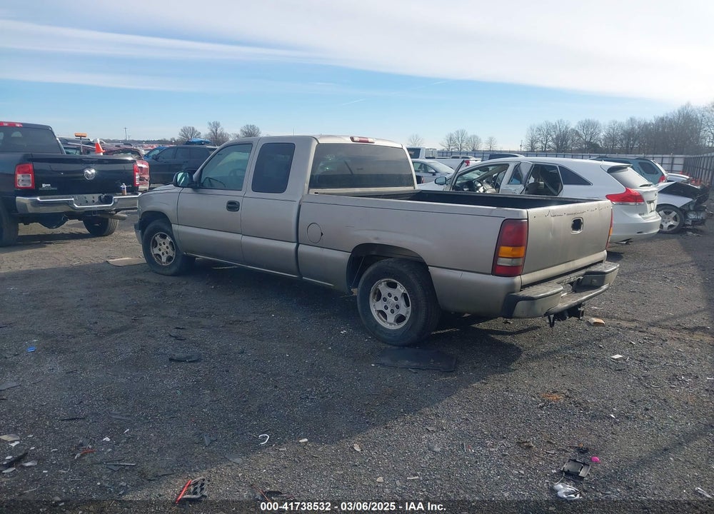 2000 CHEVROLET SILVERADO 1500 LS VIN: 2GCEC19T4Y1217633