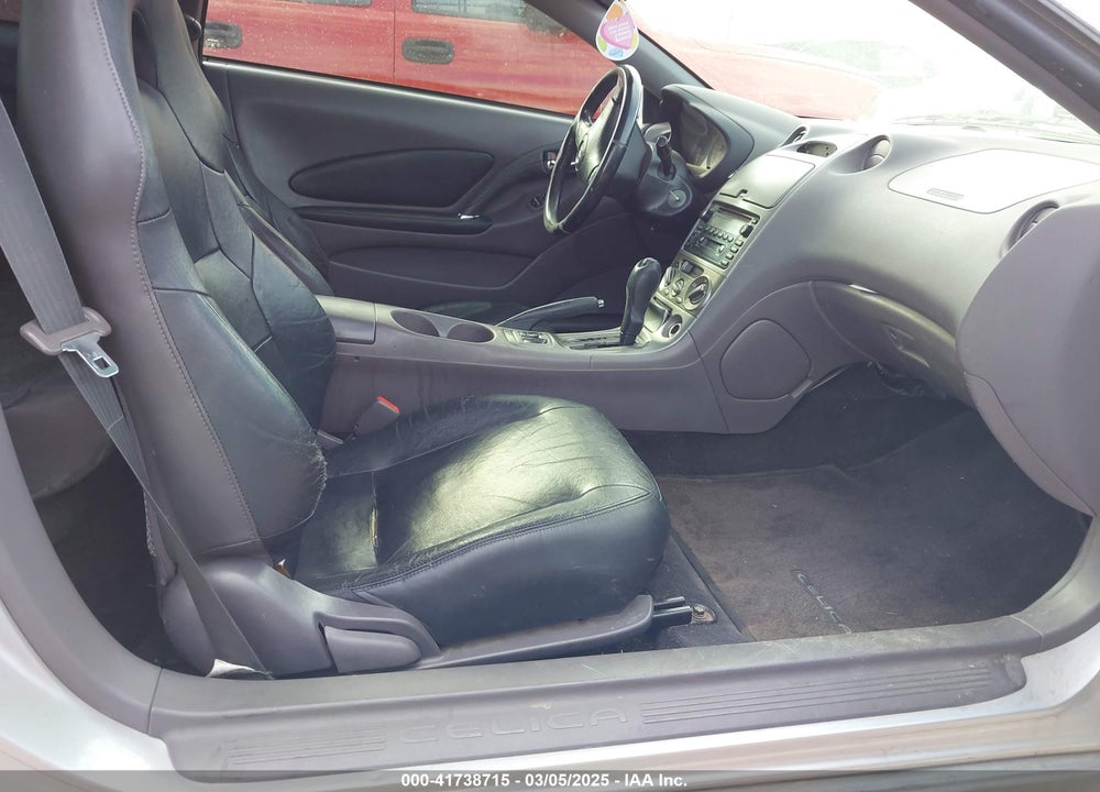 2000 TOYOTA CELICA VIN: JTDDY32T8Y0028840