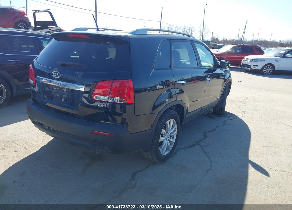 2011 KIA SORENTO EX VIN: 5XYKUCA18BG064192
