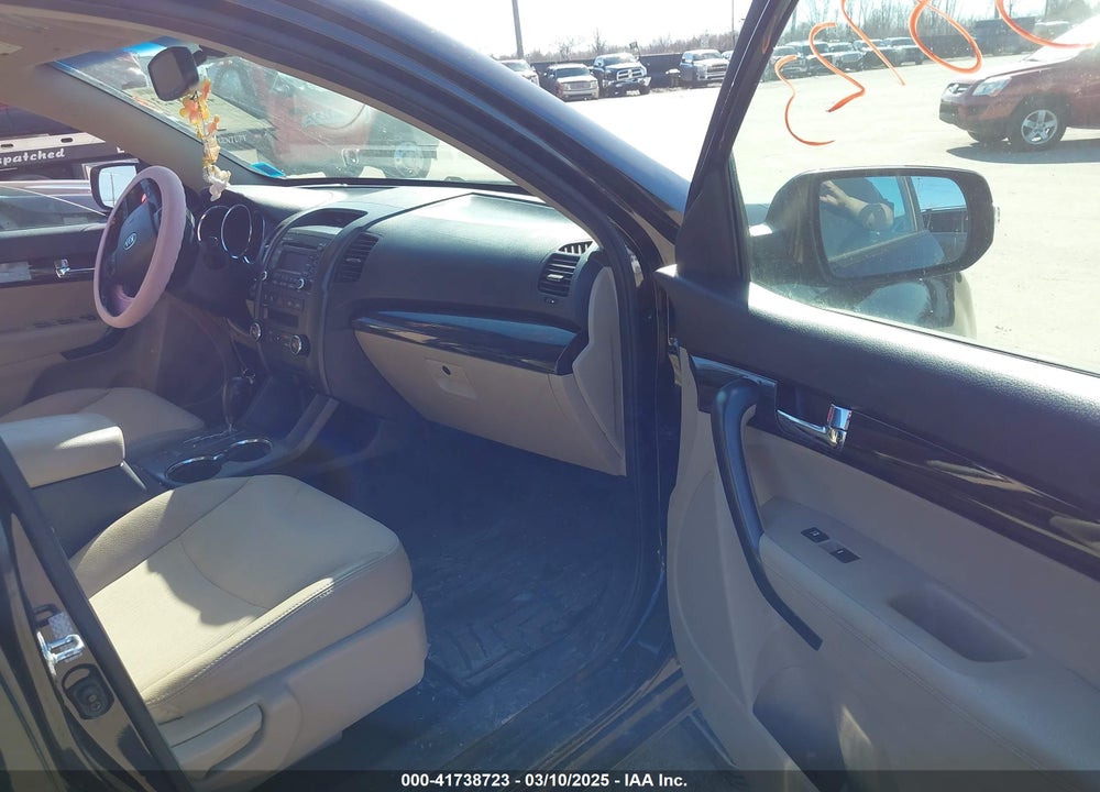 2011 KIA SORENTO EX VIN: 5XYKUCA18BG064192