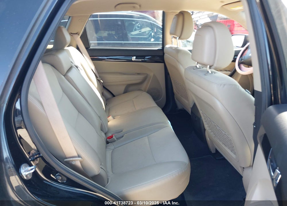 2011 KIA SORENTO EX VIN: 5XYKUCA18BG064192