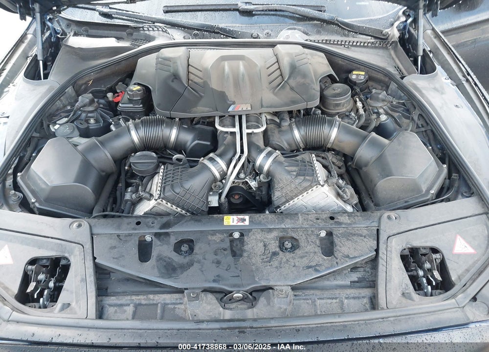 2015 BMW M5 VIN: WBSFV9C5XFD595392