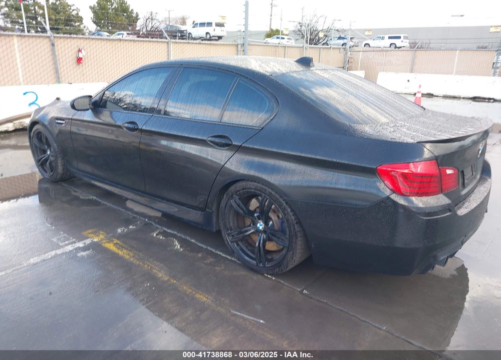 2015 BMW M5 VIN: WBSFV9C5XFD595392