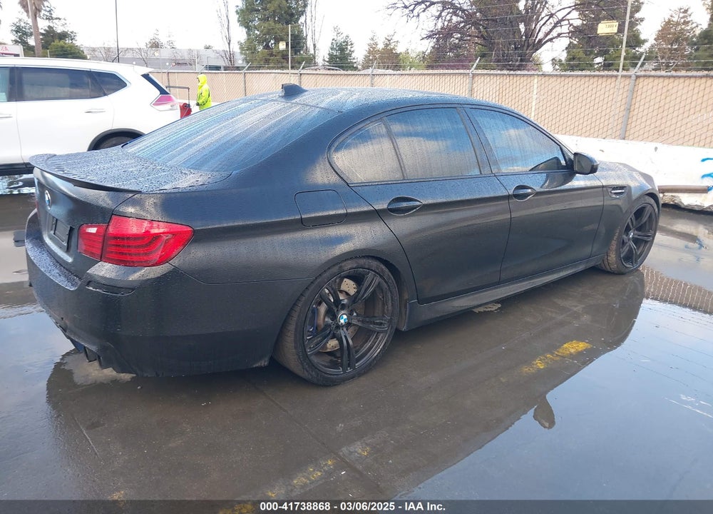 2015 BMW M5 VIN: WBSFV9C5XFD595392