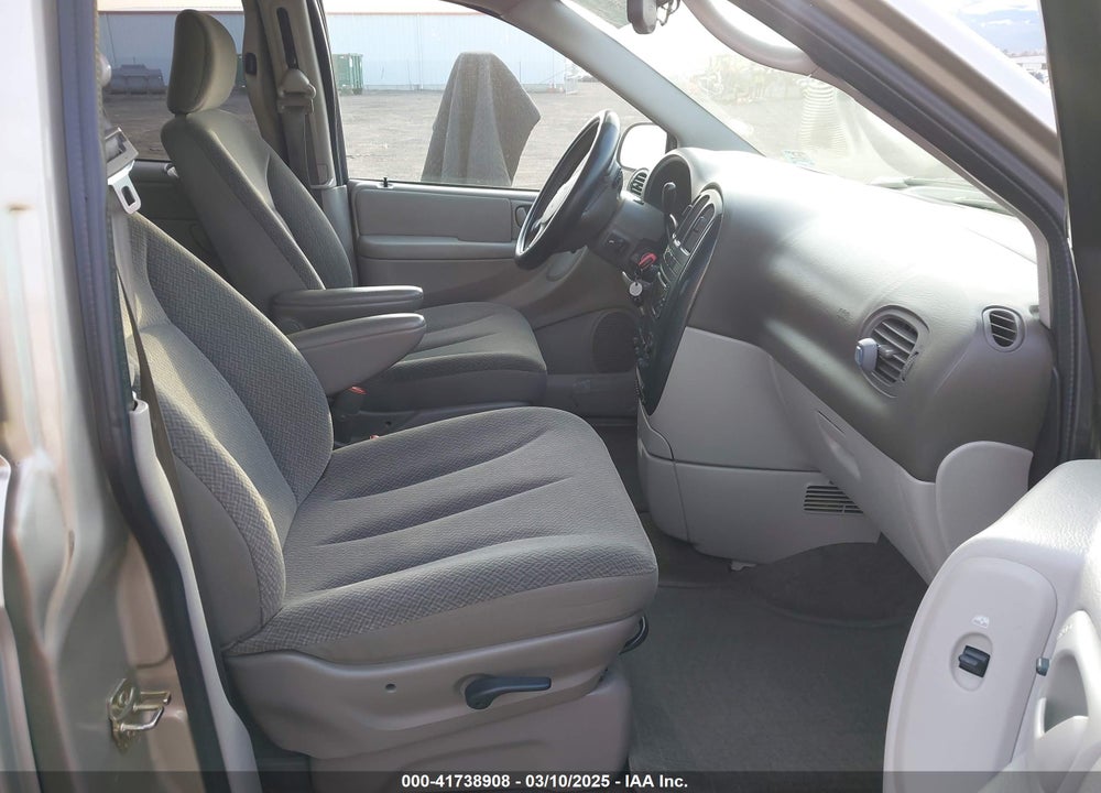 2005 DODGE GRAND CARAVAN SXT VIN: 2D4GP44L85R231136