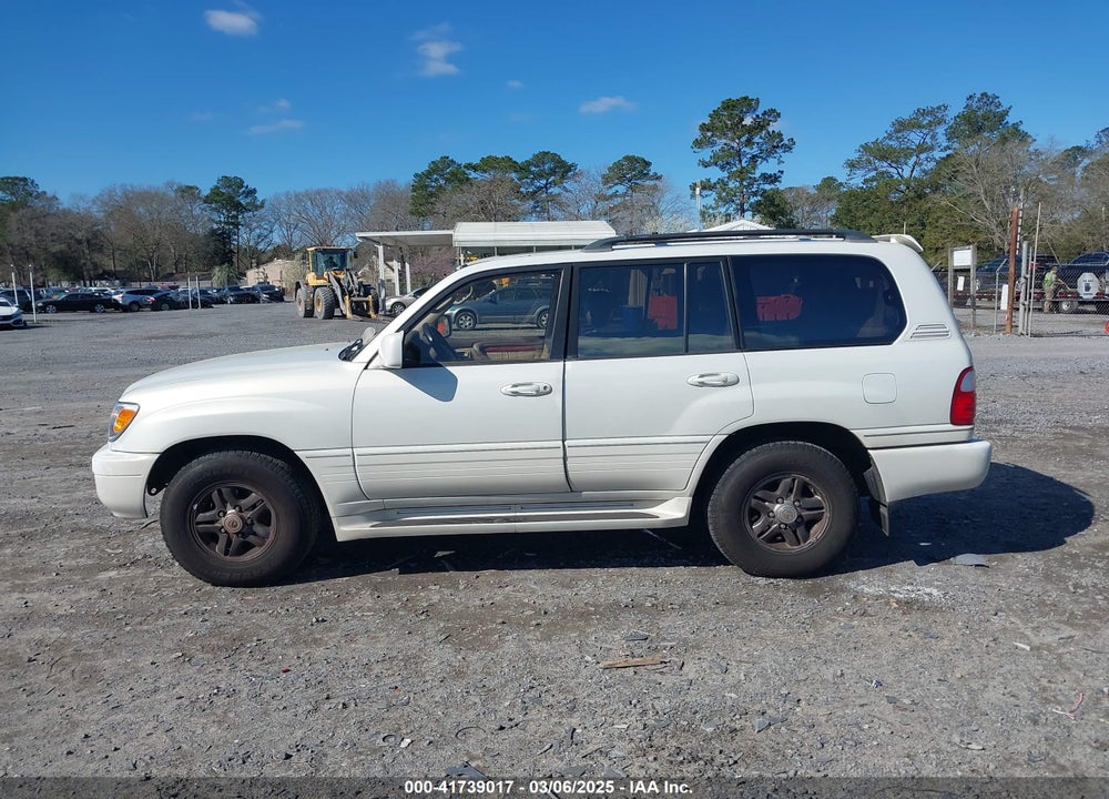 2002 LEXUS LX 470 VIN: JTJHT00W123522570