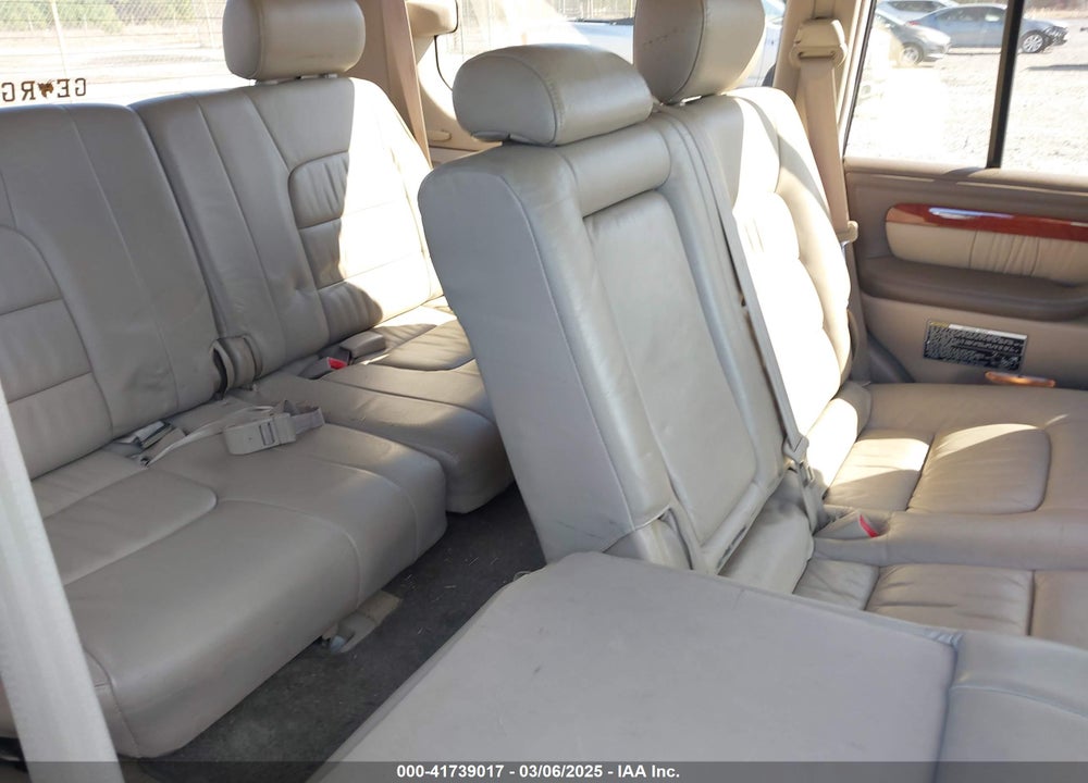 2002 LEXUS LX 470 VIN: JTJHT00W123522570