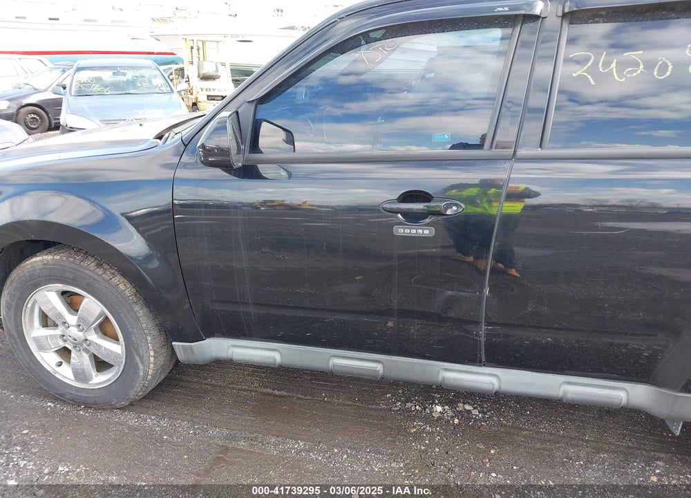 2010 FORD ESCAPE VIN: 1FMCU9EG5AKD09122