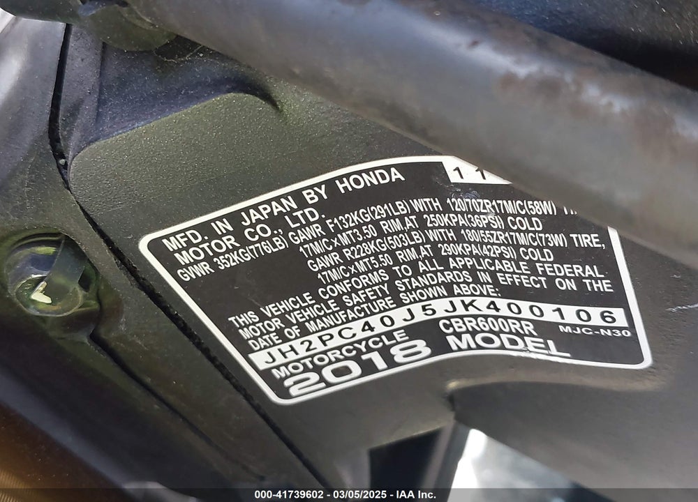 2018 HONDA CBR600 RR VIN: JH2PC40J5JK400106