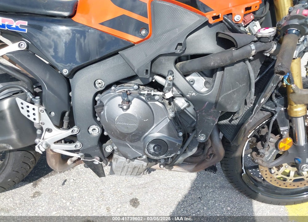 2018 HONDA CBR600 RR VIN: JH2PC40J5JK400106