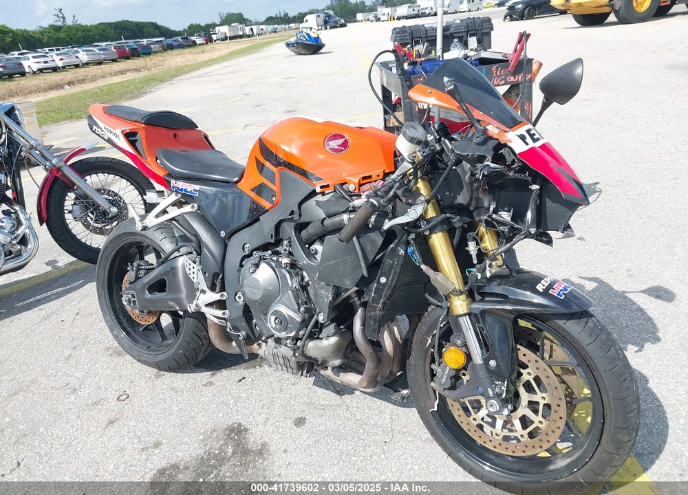 2018 HONDA CBR600 RR VIN: JH2PC40J5JK400106