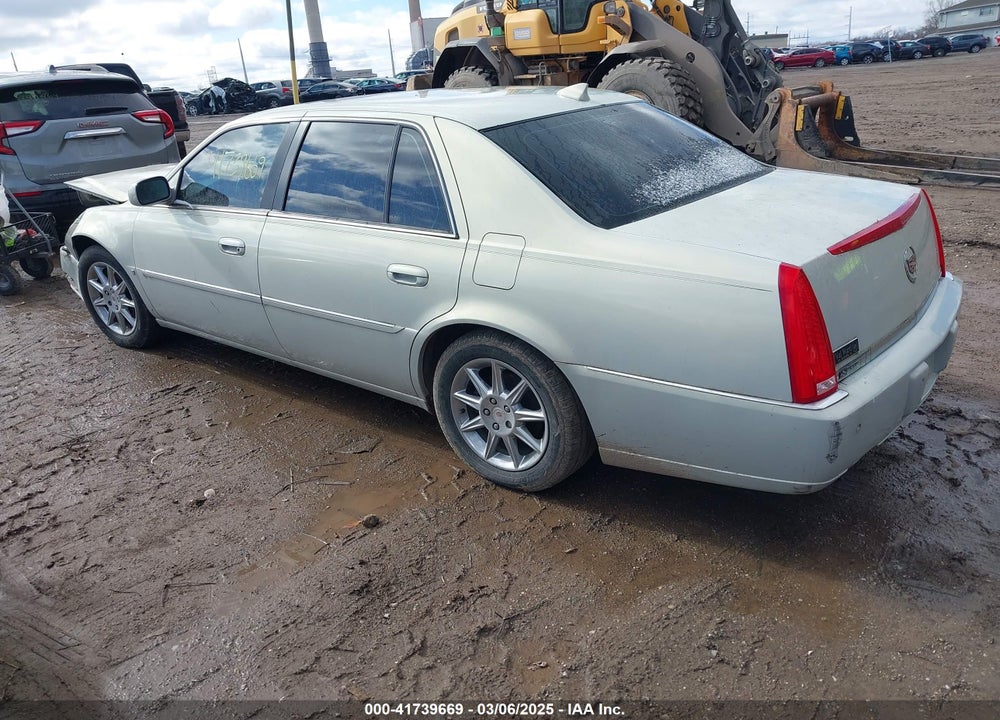 2010 CADILLAC DTS VIN: 1G6KD5EY2AU105662