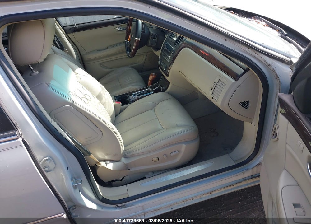 2010 CADILLAC DTS VIN: 1G6KD5EY2AU105662