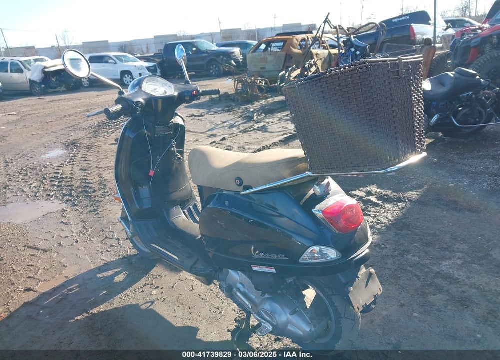 2008 VESPA LX VIN: ZAPM448F985013655
