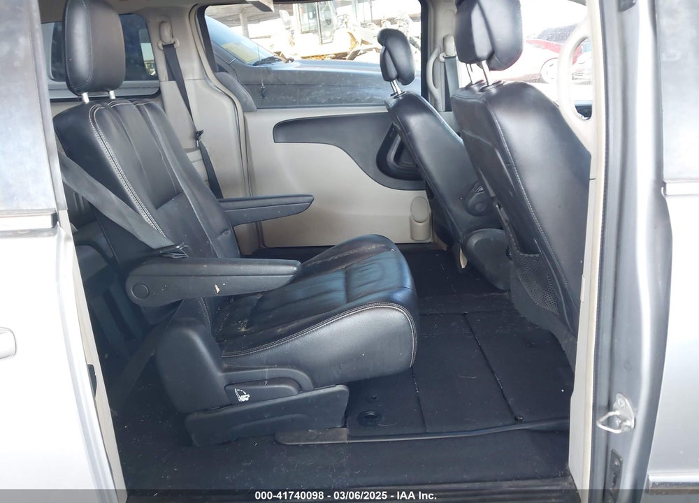 2014 CHRYSLER TOWN & COUNTRY TOURING VIN: 2C4RC1BG2ER382382