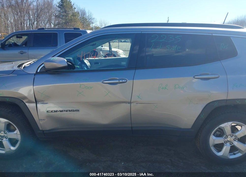 2019 JEEP COMPASS LATITUDE 4X4 VIN: 3C4NJDBB4KT786870