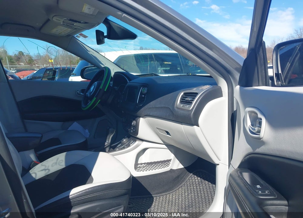 2019 JEEP COMPASS LATITUDE 4X4 VIN: 3C4NJDBB4KT786870