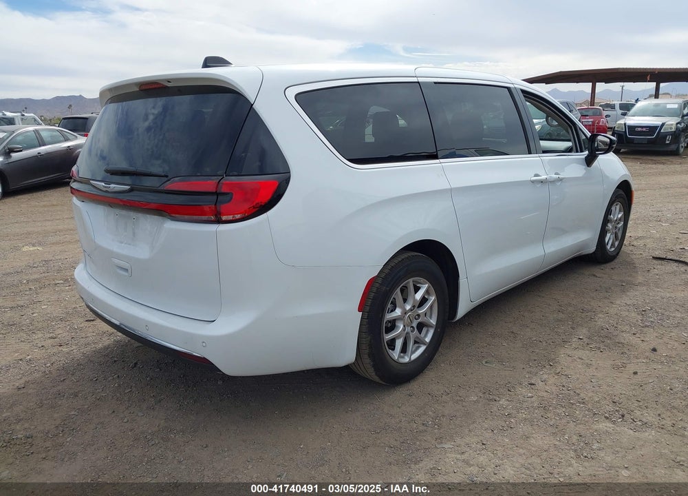 2024 CHRYSLER PACIFICA TOURING L VIN: 2C4RC1BG6RR129748