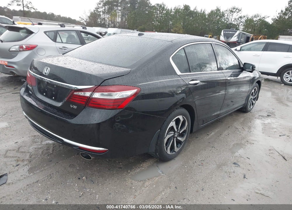 2017 HONDA ACCORD VIN: 1HGCR3F80HA006552