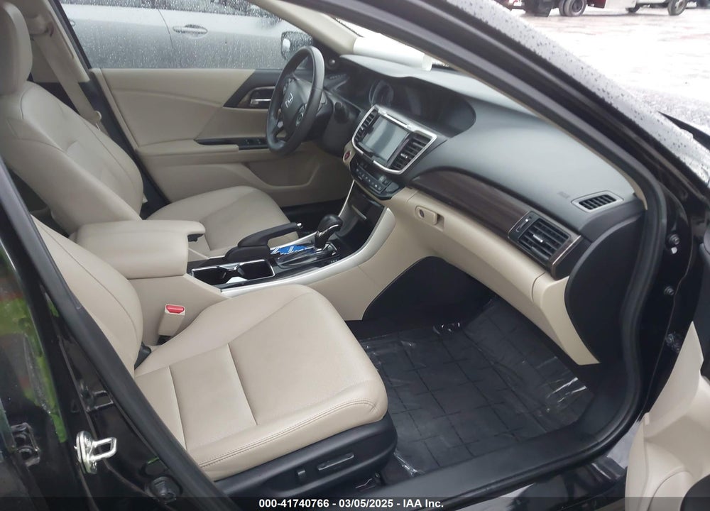 2017 HONDA ACCORD VIN: 1HGCR3F80HA006552