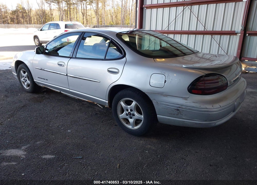 2002 PONTIAC GRAND PRIX VIN: 1G2WK52J92F258268