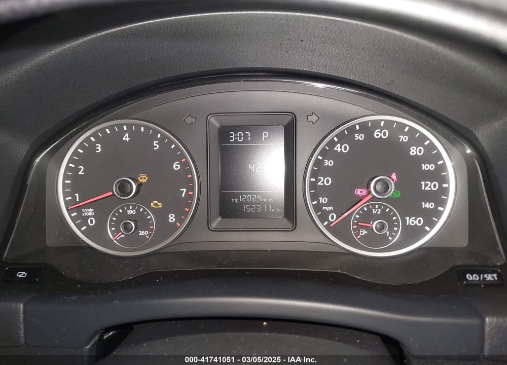 2011 VOLKSWAGEN TIGUAN S VIN: WVGBV7AX7BW547146
