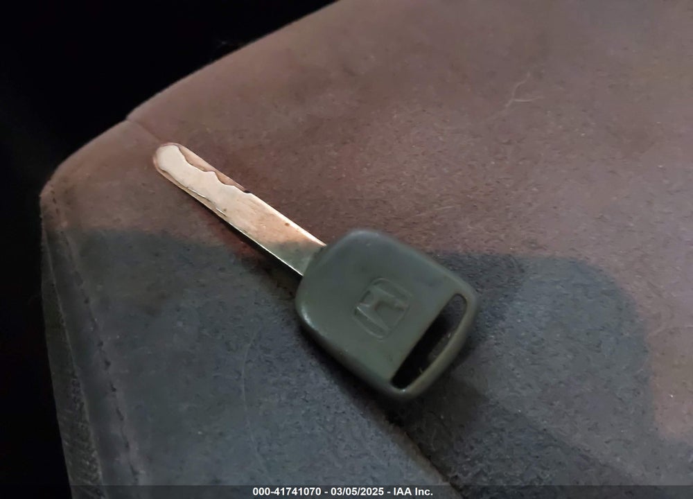 2007 HONDA CIVIC LX VIN: 1HGFA165X7L007001