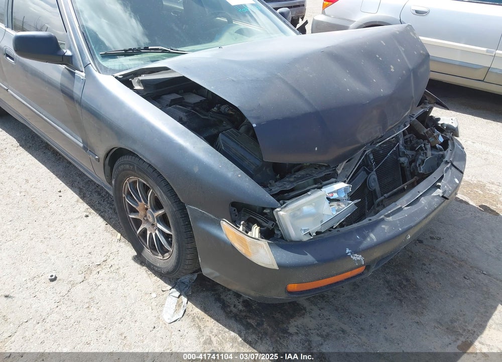 1997 HONDA ACCORD VIN: 1HGCD5637VA266960