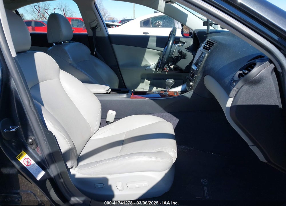 2007 LEXUS IS 250 VIN: JTHCK262X75010574