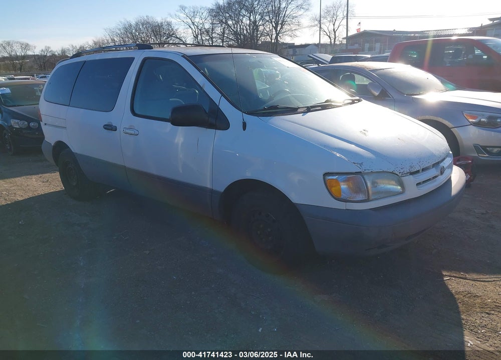 1998 TOYOTA SIENNA LE VIN: 4T3ZF13C7WU002124