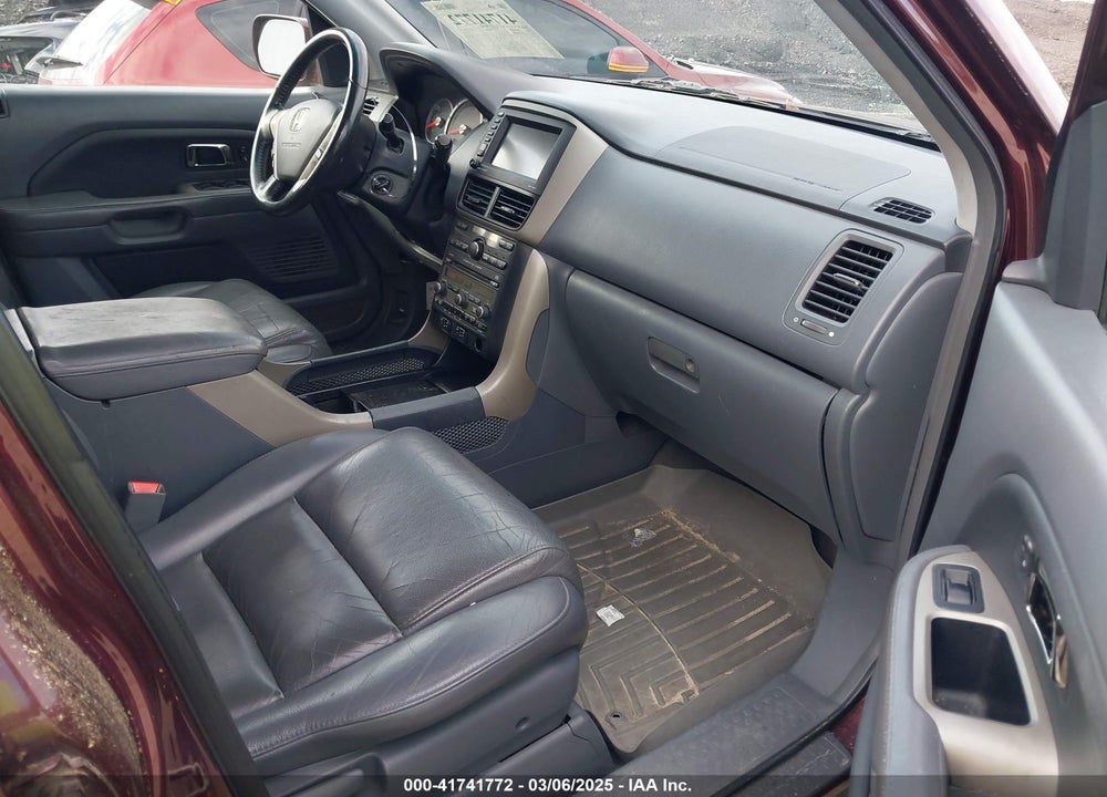 2007 HONDA PILOT VIN: 5FNYF18717B007026