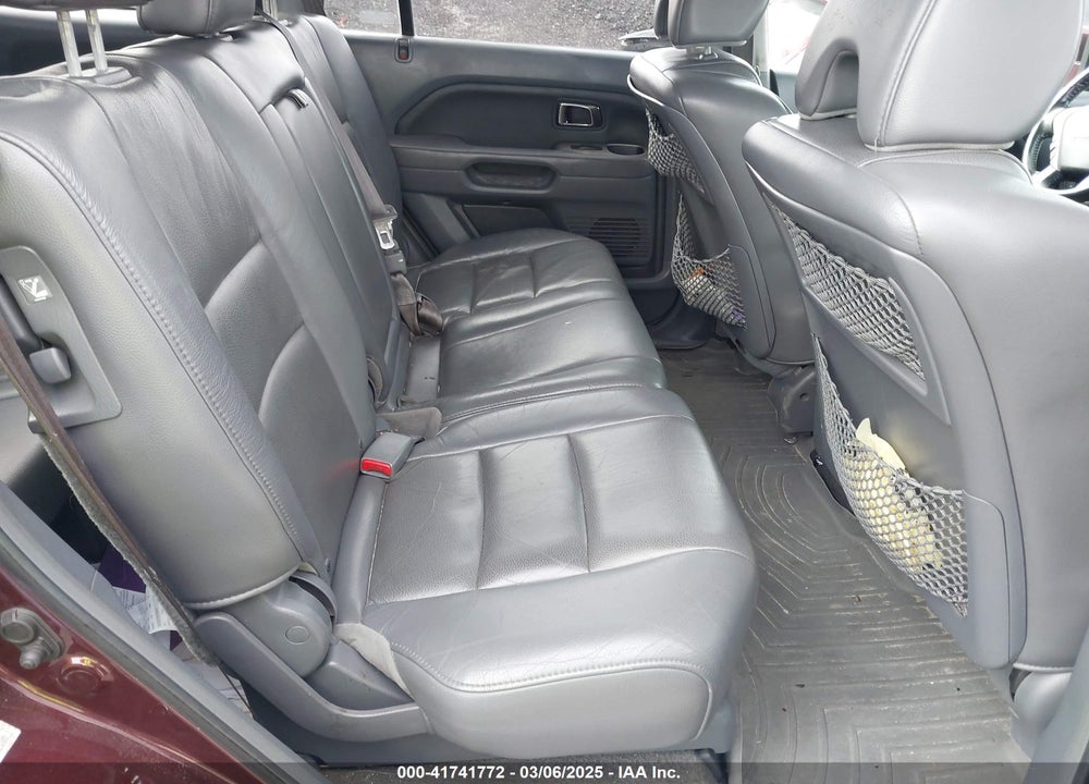 2007 HONDA PILOT VIN: 5FNYF18717B007026