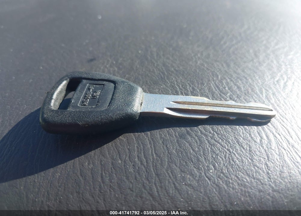 2002 HONDA ACCORD 2.3 EX/2.3 SE VIN: 1HGCG66822A126206