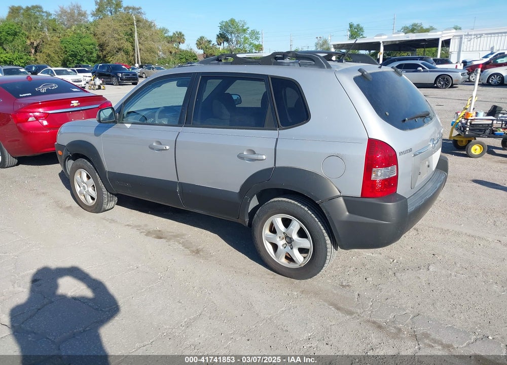 2005 HYUNDAI TUCSON GLS/LX VIN: KM8JN12D25U092185