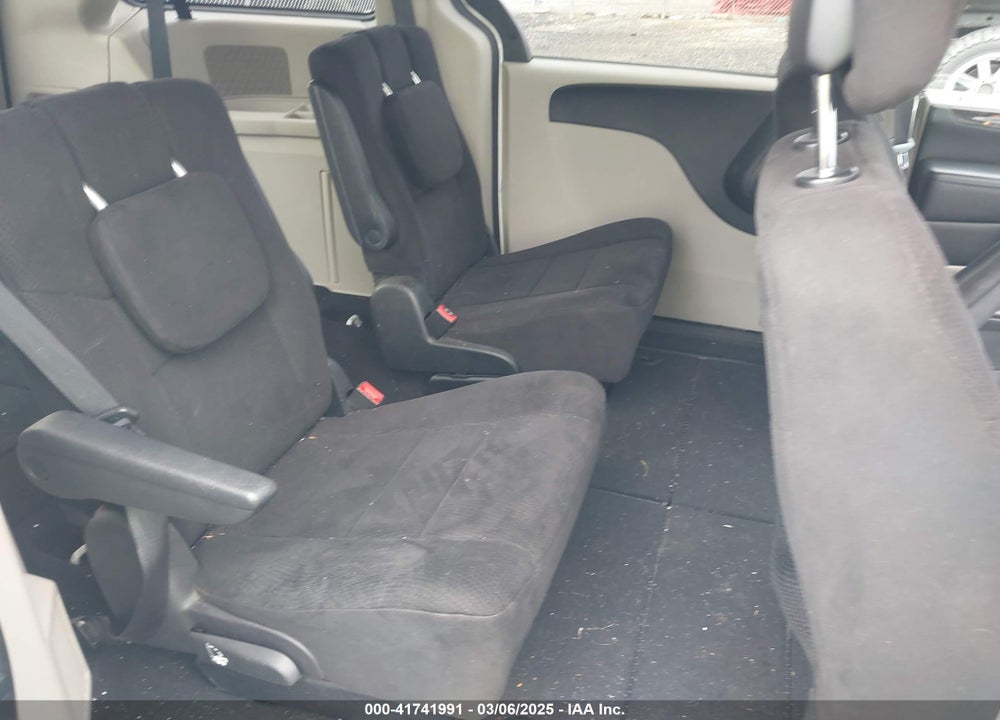 2011 DODGE GRAND CARAVAN VIN: 2D4RN4DGXBR611592