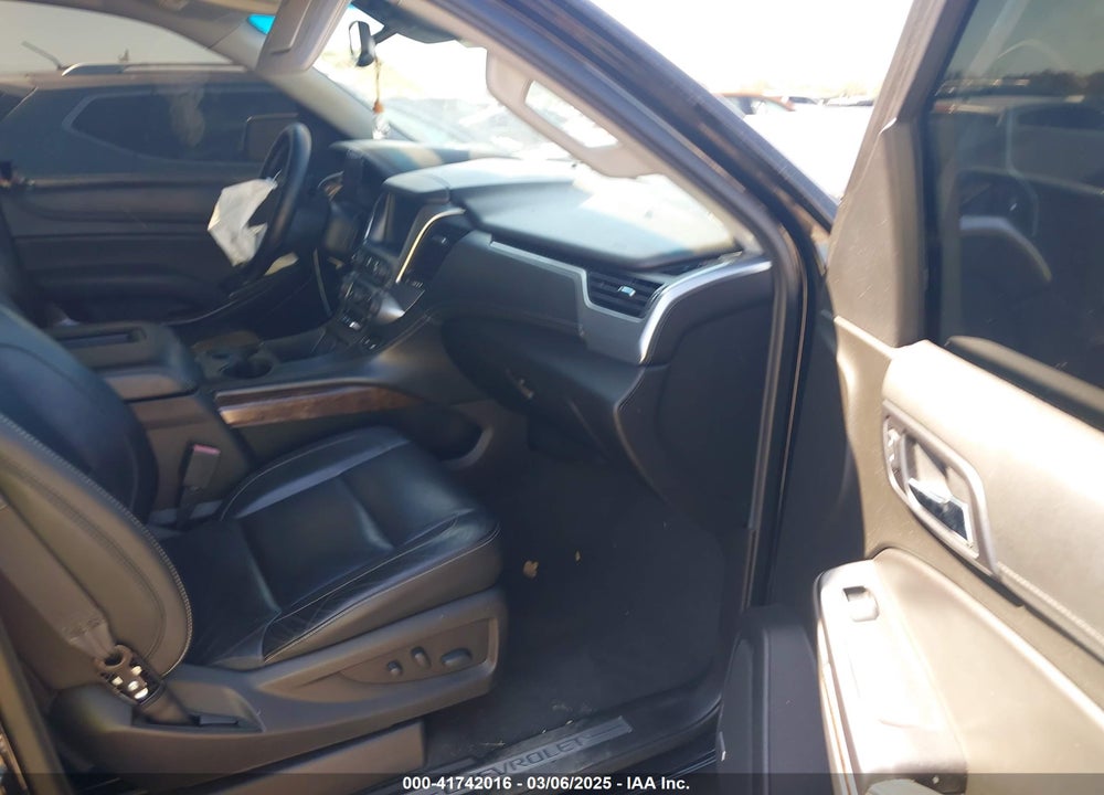2019 CHEVROLET SUBURBAN VIN: 1GNSCHKC7KR180427