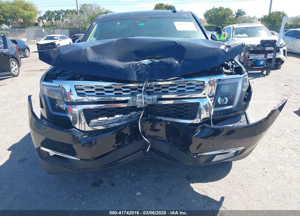 2019 CHEVROLET SUBURBAN VIN: 1GNSCHKC7KR180427