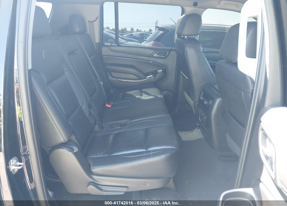2019 CHEVROLET SUBURBAN VIN: 1GNSCHKC7KR180427