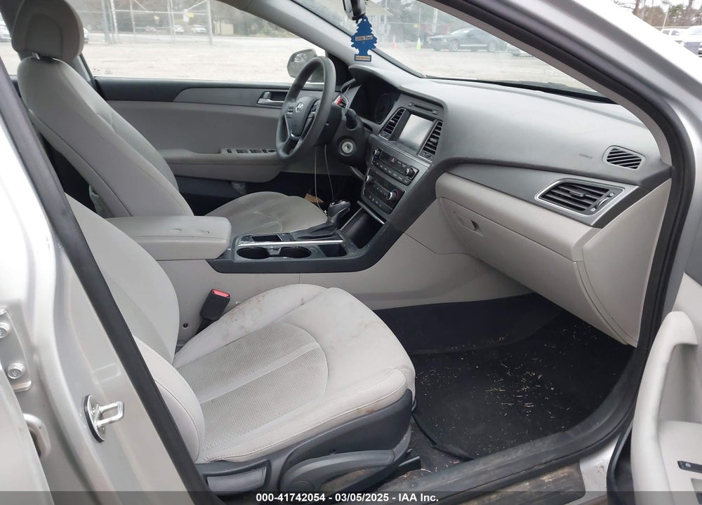 2016 HYUNDAI SONATA VIN: 5NPE24AF9GH386747