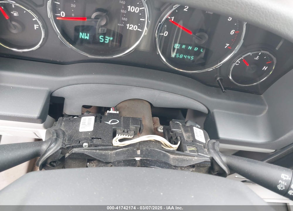 2008 JEEP LIBERTY VIN: 1J8GP28K08W144483