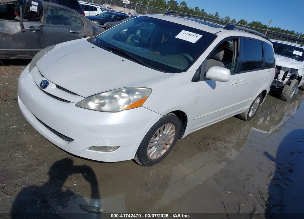 2008 TOYOTA SIENNA VIN: 5TDZK22C18S178819