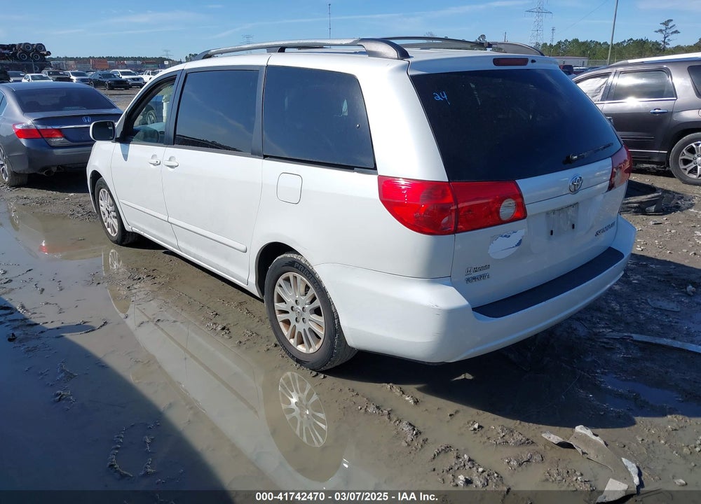 2008 TOYOTA SIENNA VIN: 5TDZK22C18S178819