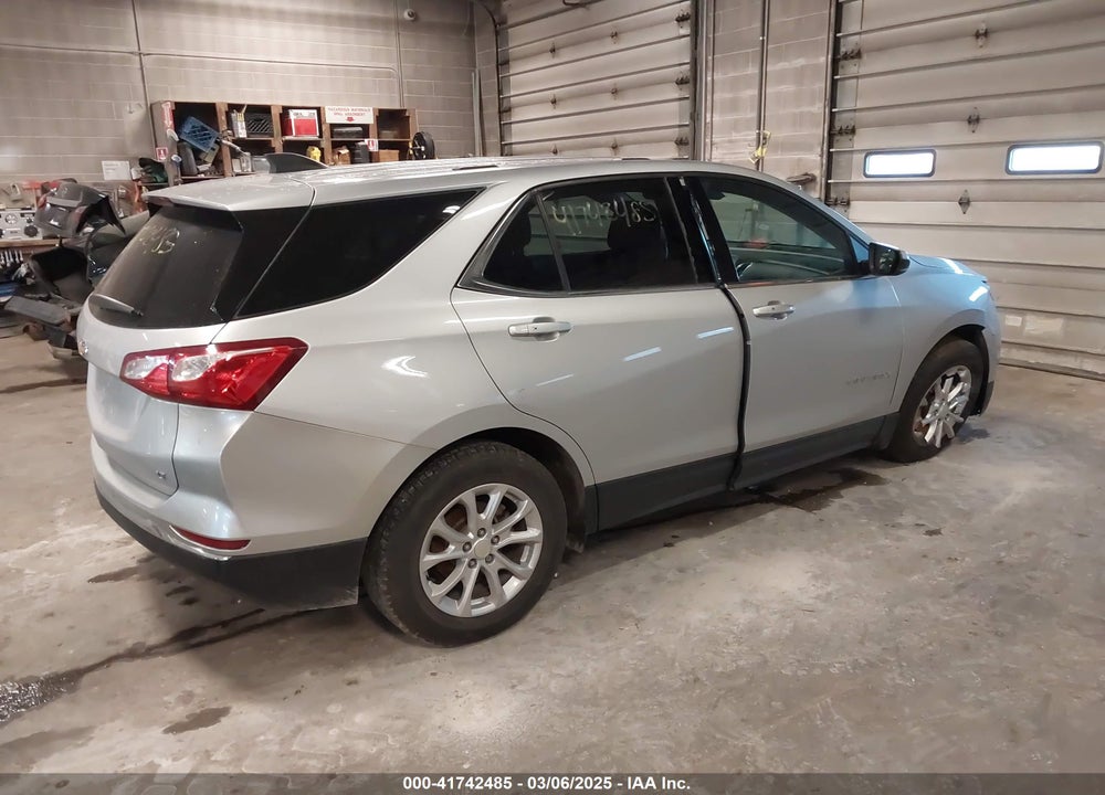 2018 CHEVROLET EQUINOX LT VIN: 2GNAXJEV9J6272086