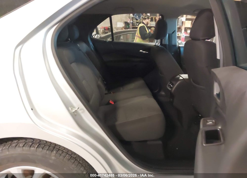 2018 CHEVROLET EQUINOX LT VIN: 2GNAXJEV9J6272086