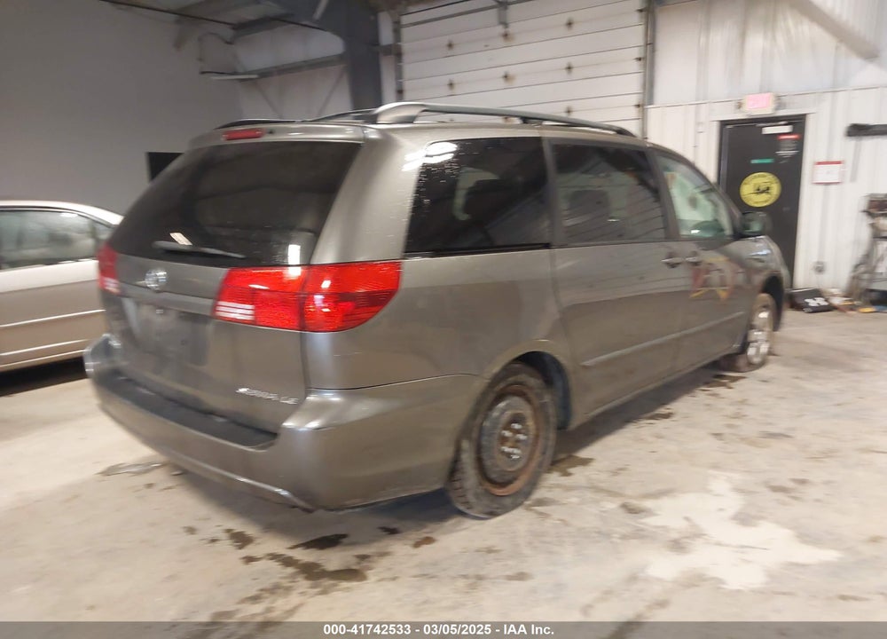 2004 TOYOTA SIENNA LE VIN: 5TDZA23C74S120726