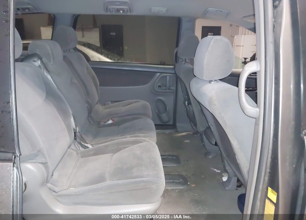 2004 TOYOTA SIENNA LE VIN: 5TDZA23C74S120726
