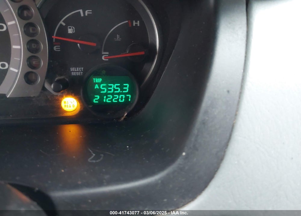 2003 HONDA PILOT LX VIN: 2HKYF181X3H610581